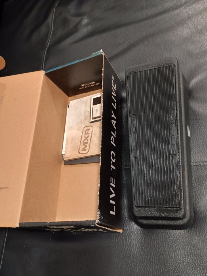 Pedal wah Cry baby de segunda mano · Foto 1 de 6 · Málaga · 60 €