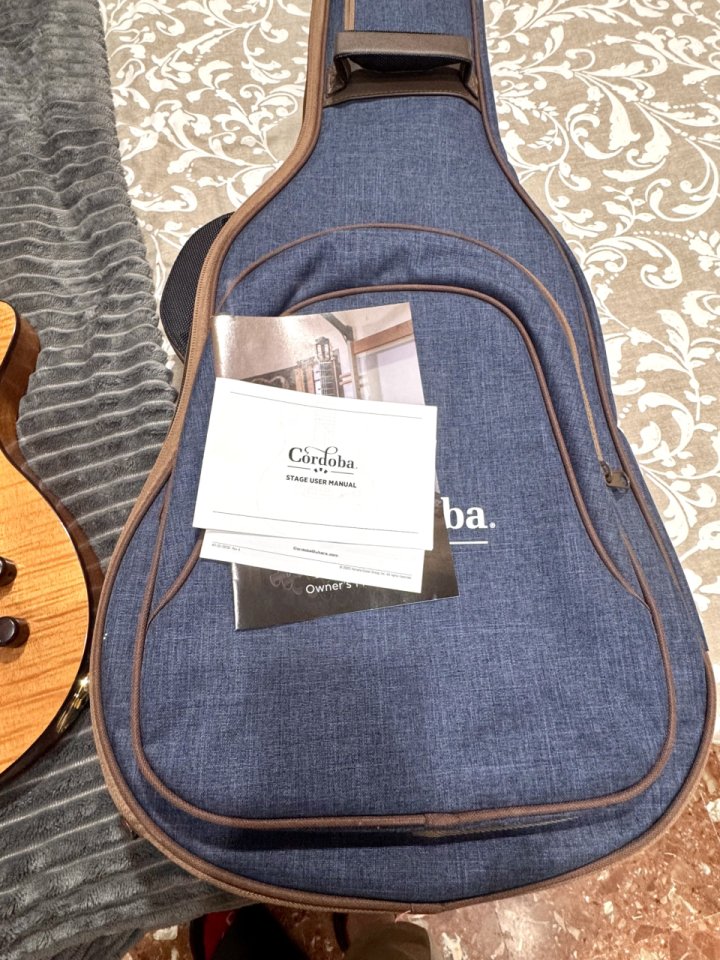 Cordoba Stage Guitar Natural Amber w/B de segunda mano · Foto 9 de 10 · SC Tenerife · 600 €