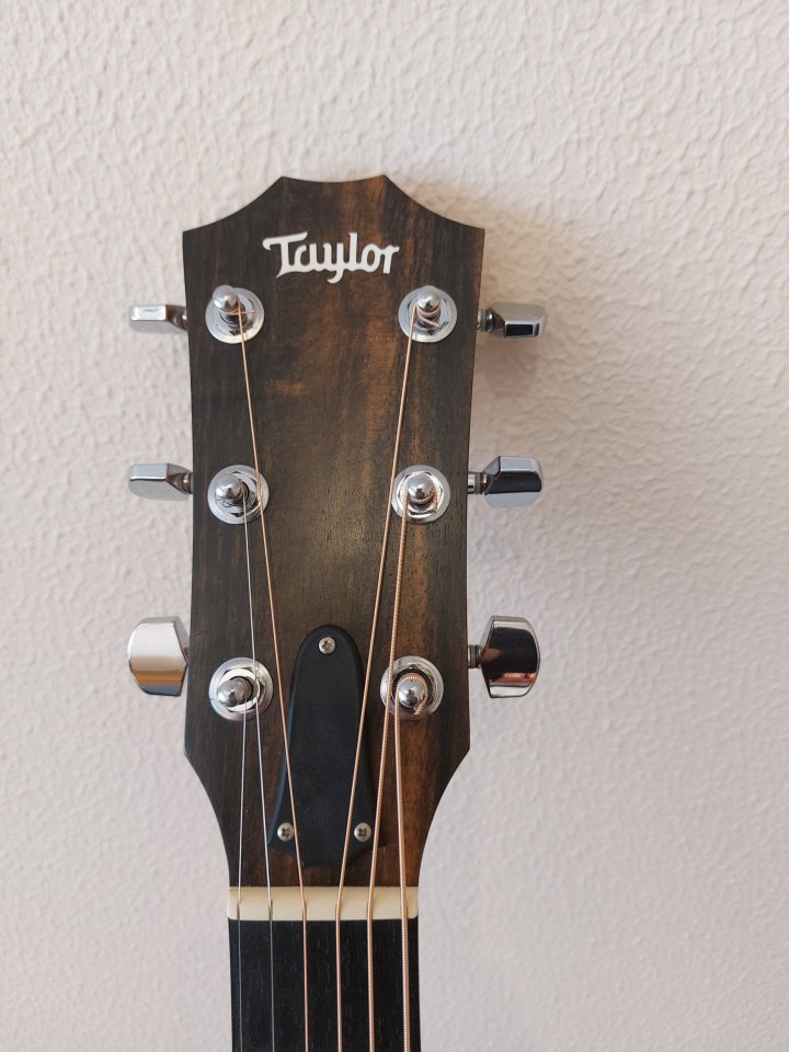 Taylor 214ce deluxe Sunburst ZURDOS de segunda mano · Foto 1 de 4 · A Coruña · 1100 €