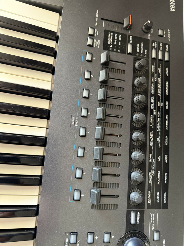 Yamaha MONTAGE 7 de segunda mano · Foto 3 de 3 · Madrid · 1710 €