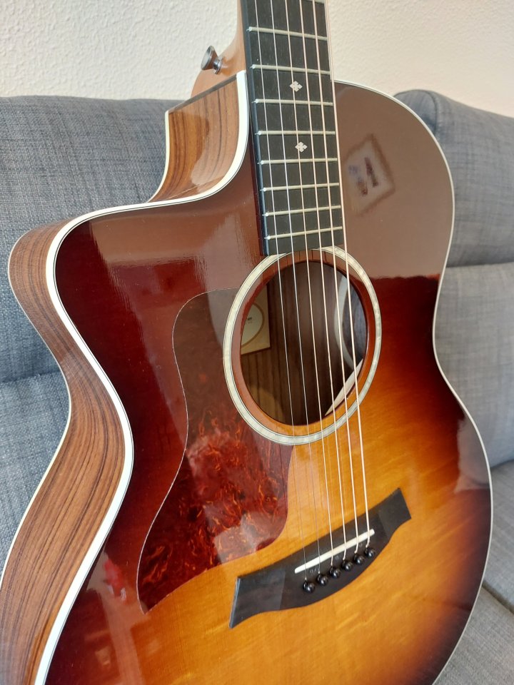 Taylor 214ce deluxe Sunburst ZURDOS de segunda mano · Foto 2 de 4 · A Coruña · 1100 €