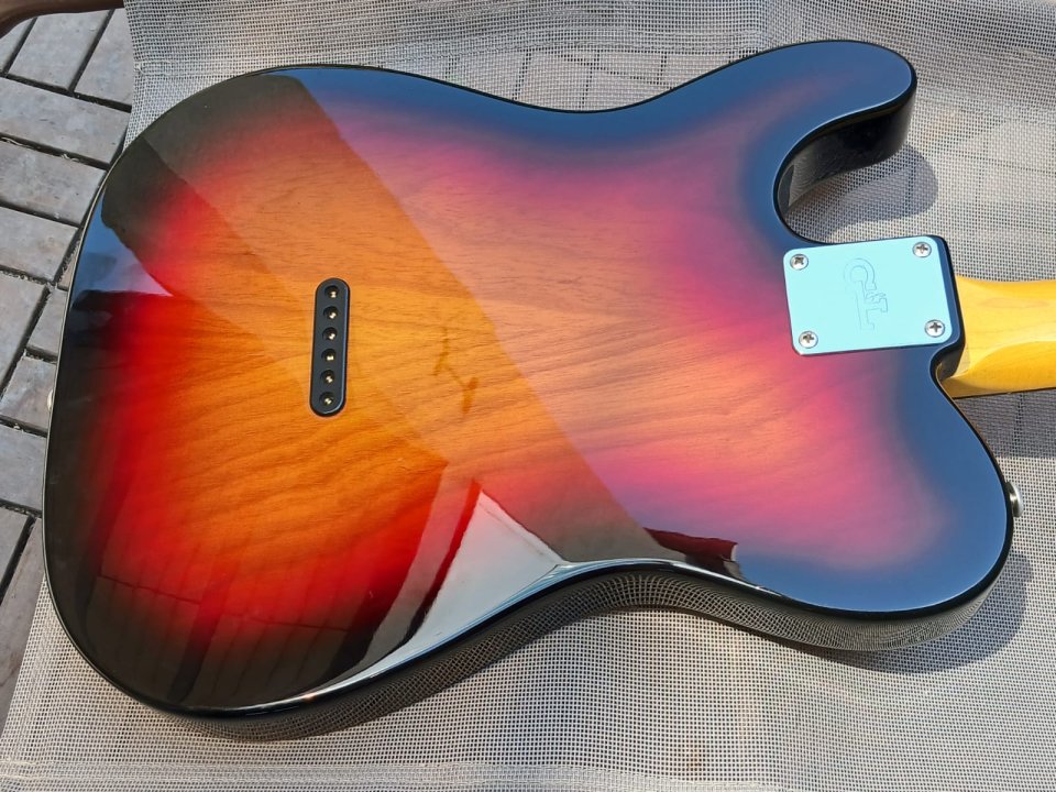 2006 G&L USA ASAT Classic Bluesboy Semi-Hollow (telecaster thinline TOP) de segunda mano · Foto 3 de 10 · Lleida · 1800 €