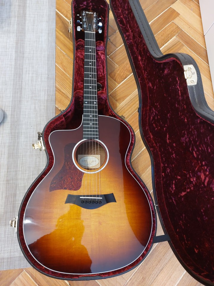 Taylor 214ce deluxe Sunburst ZURDOS de segunda mano · Foto 3 de 4 · A Coruña · 1100 €