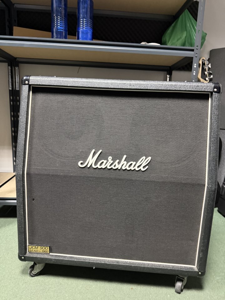 Pantalla Marshall JCM 900 4x12 de segunda mano · Foto 1 de 5 · Madrid · 280 €