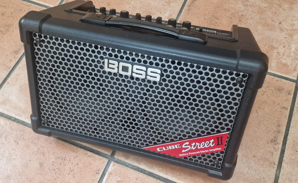Amplificador BOSS CUBE STREET-2 de segunda mano · Foto 1 de 5 · Navarra · 300 €
