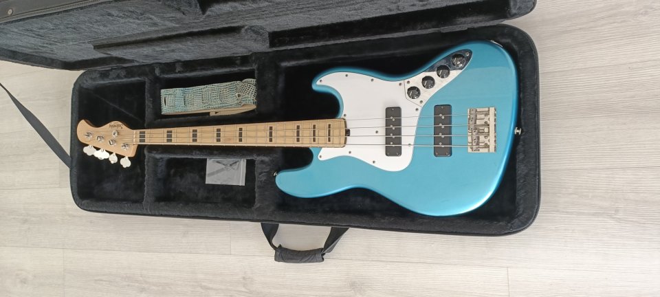 Sadowsky Metroline UV70-MB-4 Lake Placid Blue 2008 de segunda mano · Foto 1 de 10 · Zamora · 2190 €