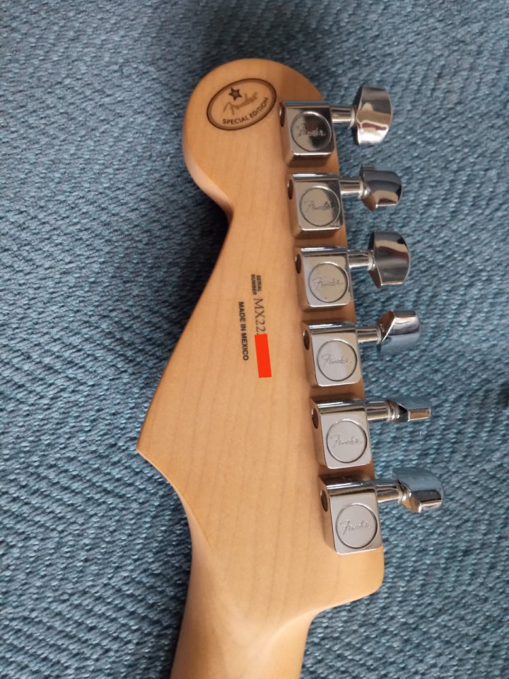 Fender Player Stratocaster Limited Edition Fiesta Red de segunda mano · Foto 8 de 10 · Pontevedra