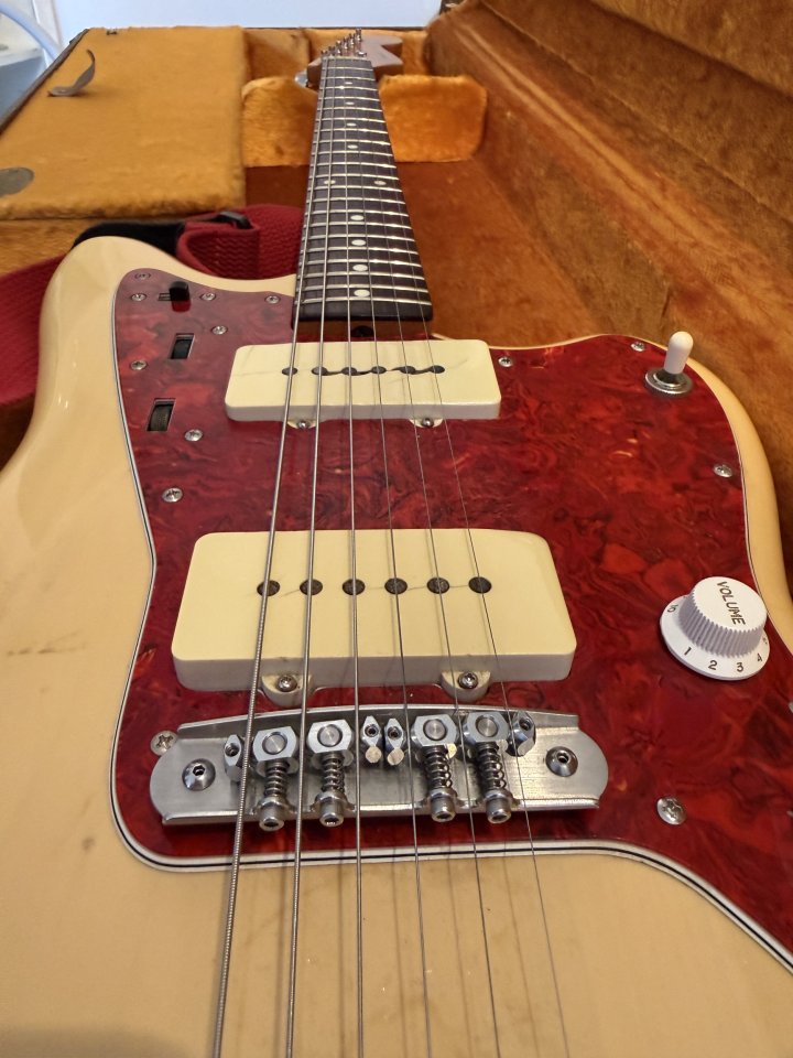Fender Jazzmaster Limited edition blonde MIJ 1994 de segunda mano · Foto 4 de 10 · Valencia · 2500 €