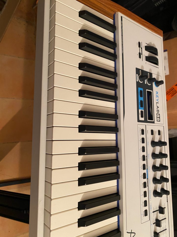 Controlador Arturia Keylab 88 de segunda mano · Foto 1 de 6 · Valladolid · 400 €
