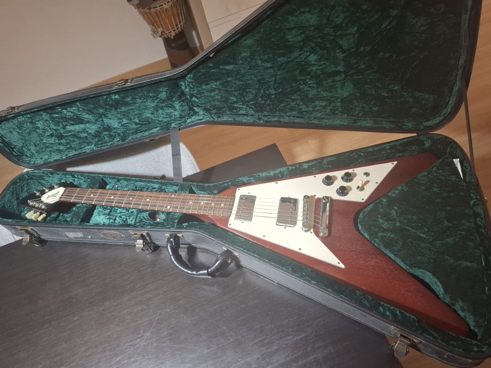 Gibson Flying V de segunda mano · Foto 1 de 4 · Guadalajara · 1795 €