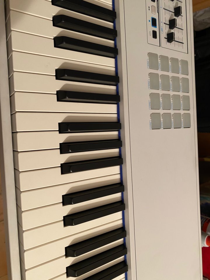 Controlador Arturia Keylab 88 de segunda mano · Foto 3 de 6 · Valladolid · 400 €