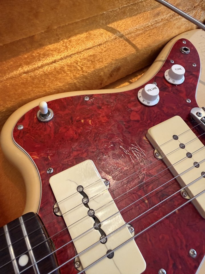 Fender Jazzmaster Limited edition blonde MIJ 1994 de segunda mano · Foto 7 de 10 · Valencia · 2500 €