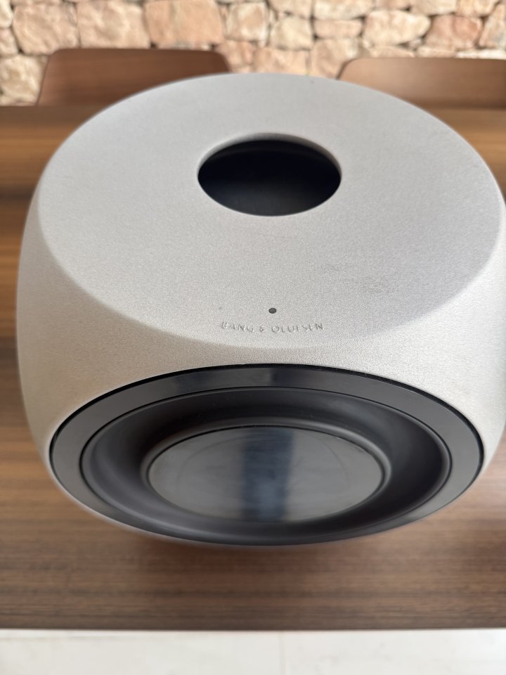 Vendo subwoofer B&O Beolab 2 de segunda mano · Foto 1 de 5 · Valencia · 790 €