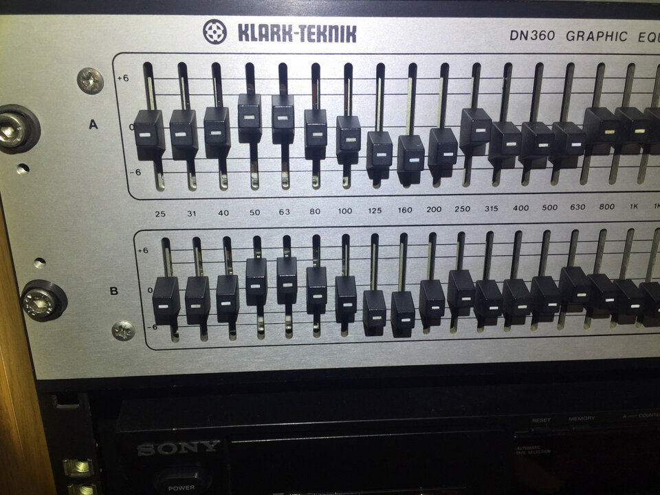 Equalizador Klark Teknik DN 360