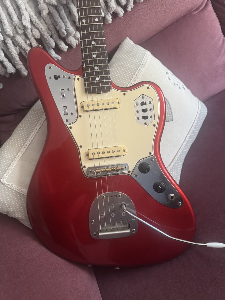 1980 Greco jaguar (super real) cambio por ampli