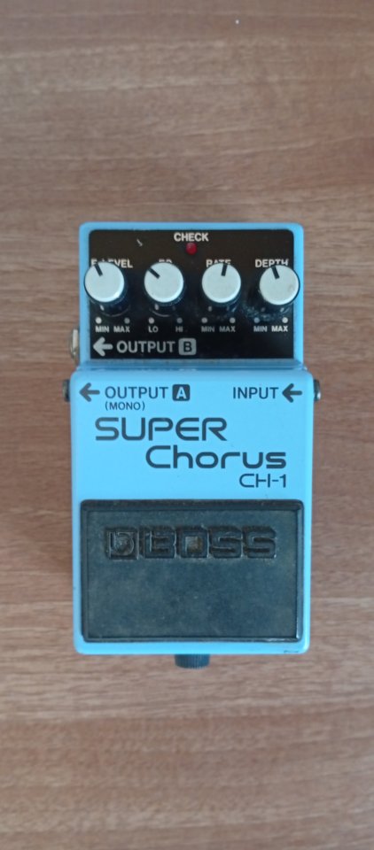 Boss Super Chorus CH-1 Analógico (1991 Blue Label) de segunda mano · Foto 1 de 7 · León · 80 €