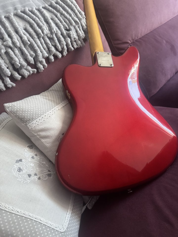 1980 Greco jaguar (super real) cambio por ampli