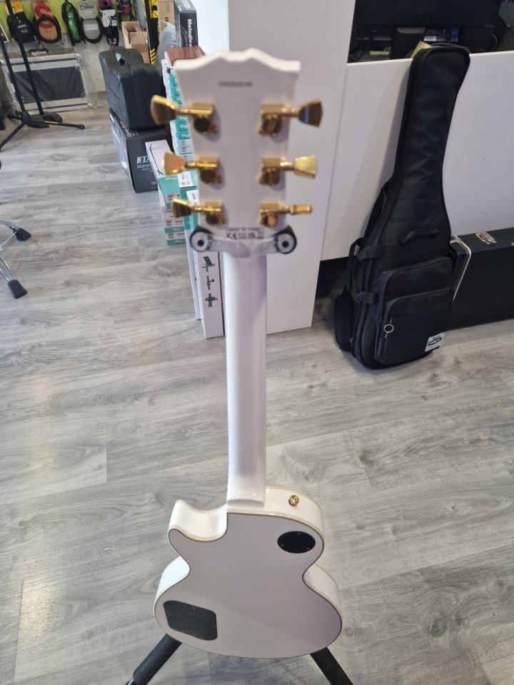 Guitarras a 799€ con envío incluido. de segunda mano · Foto 2 de 10 · Navarra · 799 €
