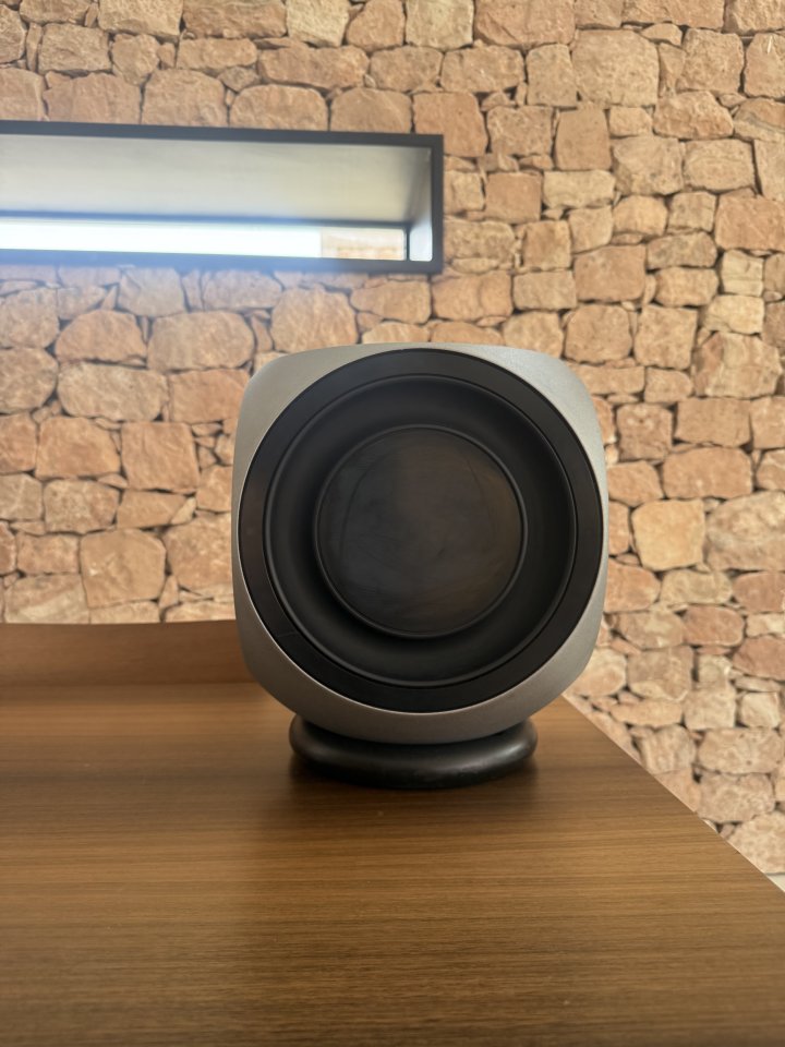 Vendo subwoofer B&O Beolab 2 de segunda mano · Foto 5 de 5 · Valencia · 790 €