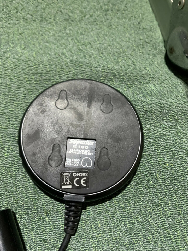 Micro para Bombo Superlux E-100