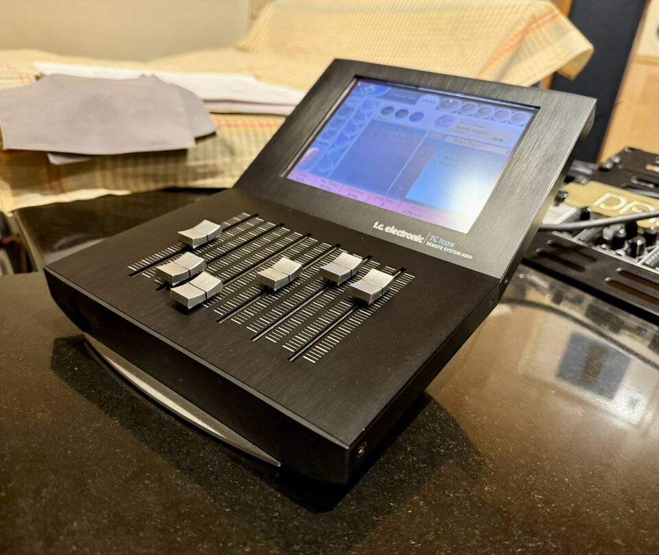 TC Electronic SYTEM 6000 E/S AES/EBU con licencia MD4