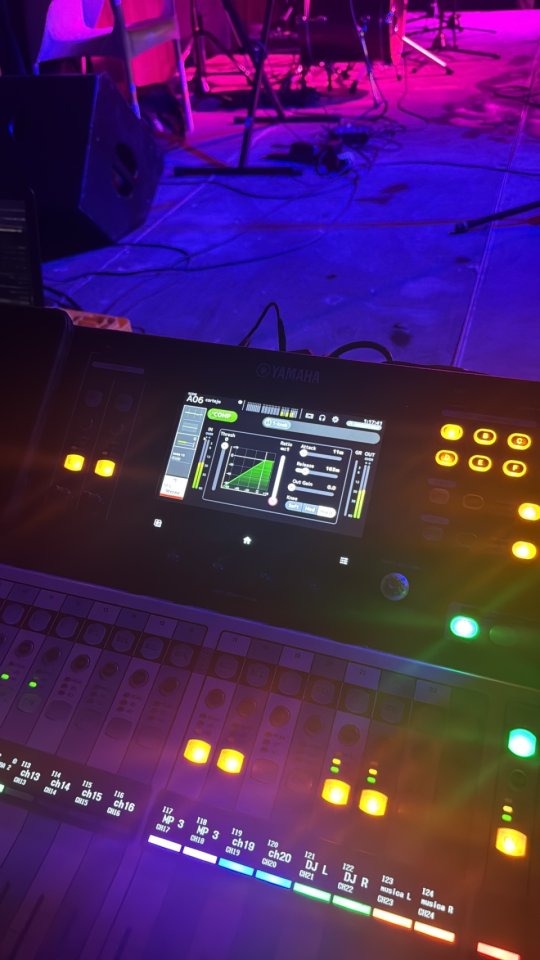 Mesa digital Yamaha Tf3