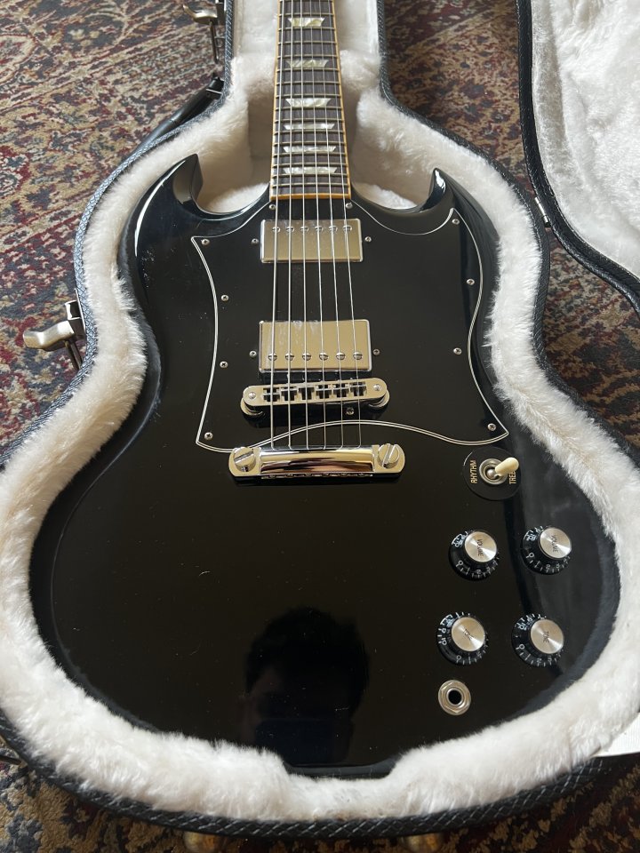 Gibson SG Standard 2008 Ebony de segunda mano · Foto 2 de 4 · Barcelona · 1425 €
