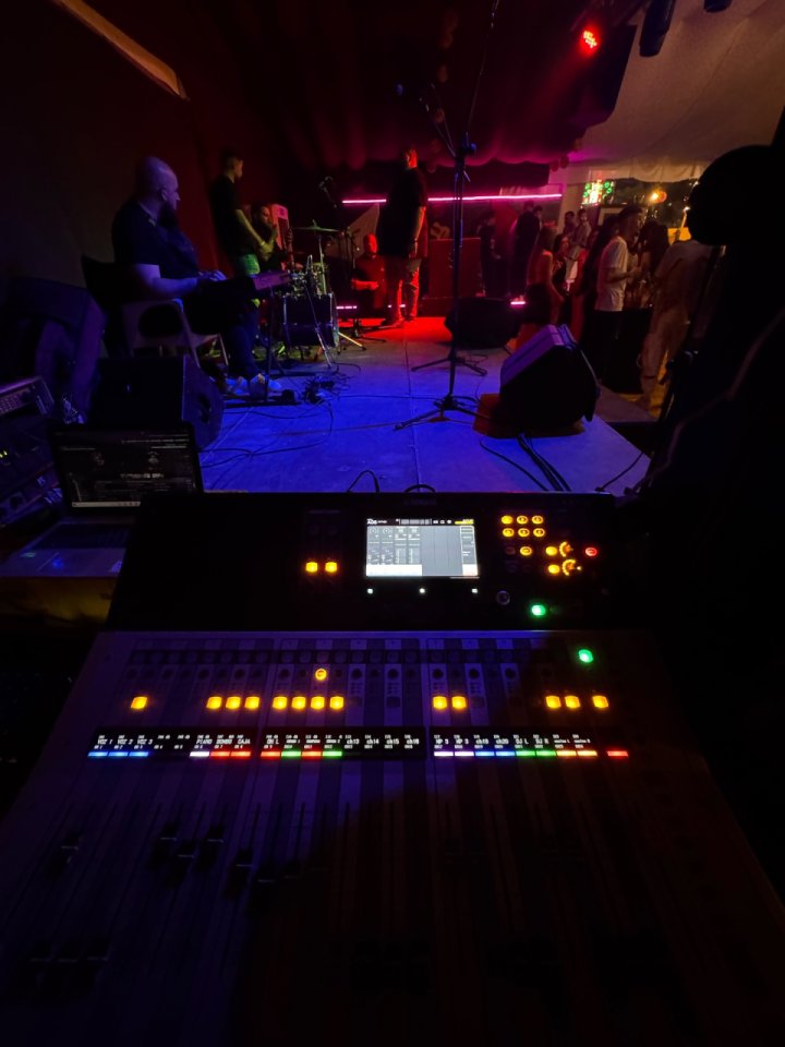 Mesa digital Yamaha Tf3