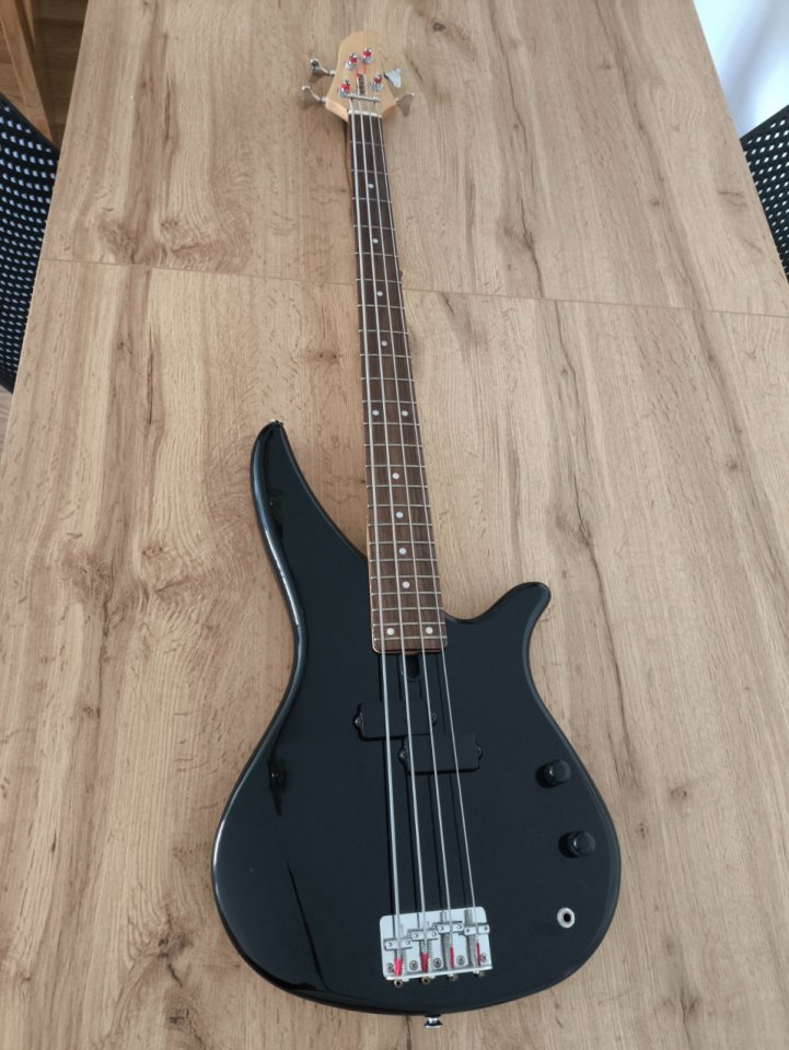 Bajo Yamaha RBX260 de segunda mano · Foto 1 de 8 · Madrid · 150 €