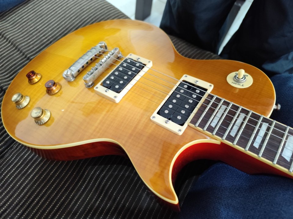 Vintage v100 Gary Moore de segunda mano · Foto 5 de 10 · Girona · 300 €
