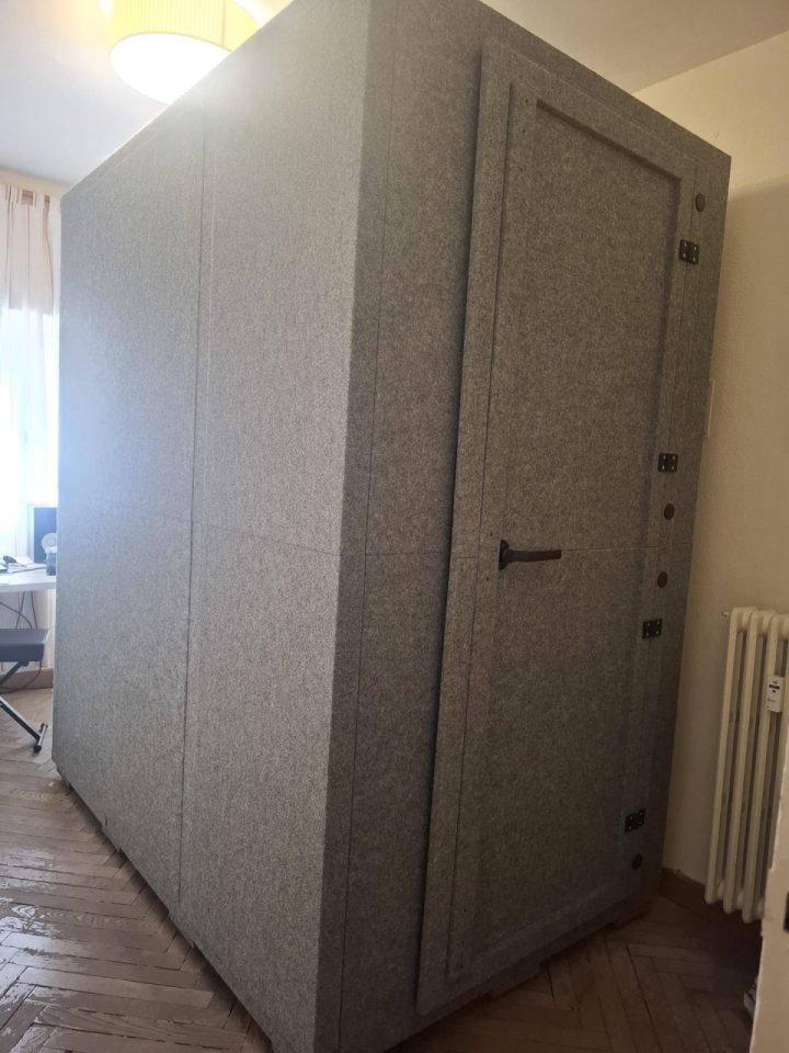 Cabina insonorizada Demvox eco200 de segunda mano · Foto 1 de 5 · Madrid · 2350 €