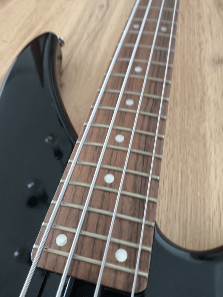 Bajo Yamaha RBX260 de segunda mano · Foto 4 de 8 · Madrid · 150 €