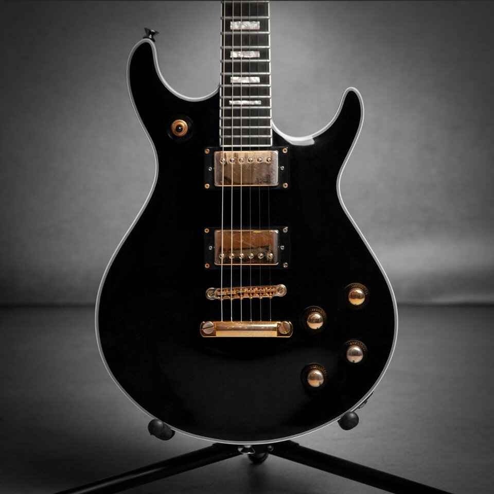 B.C. Rich ® Exclusive Series - O CAMBIO
