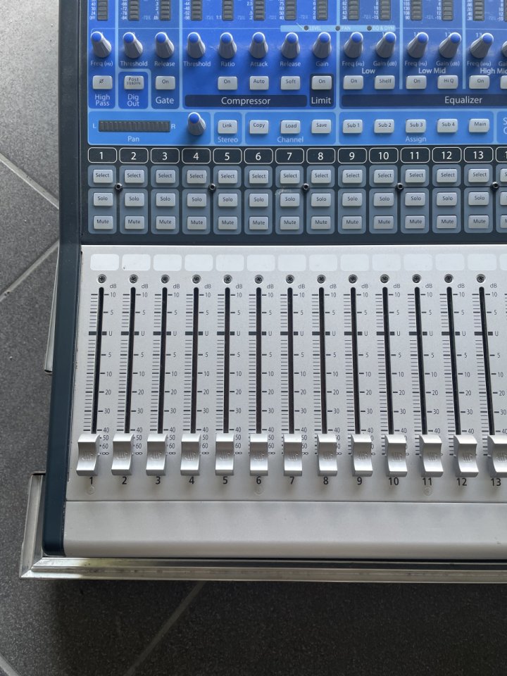 Mesa PRESONUS STUDIOLIVE 16.4.2 + Flight case (Envío incluido)