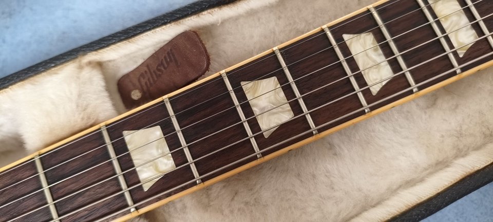 Gibson SG Standard Cherry Vintage Wine 2009 de segunda mano · Foto 9 de 10 · Sevilla · 2000 €