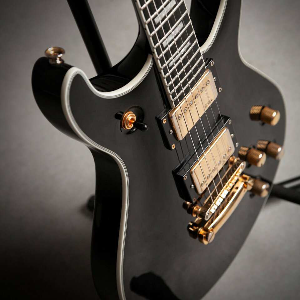 B.C. Rich ® Exclusive Series - O CAMBIO