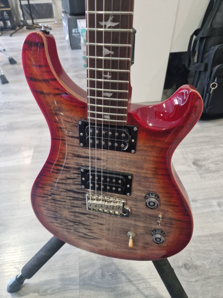 Guitarras a 799€ con envío incluido. de segunda mano · Foto 9 de 10 · Navarra · 799 €