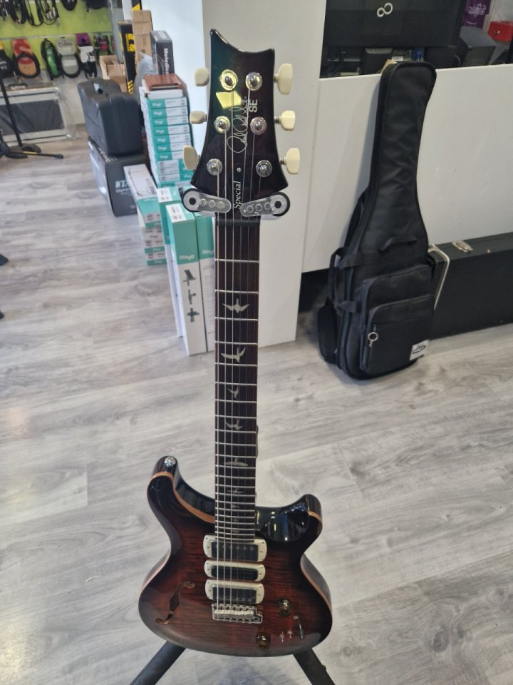 Guitarras a 799€ con envío incluido. de segunda mano · Foto 10 de 10 · Navarra · 799 €