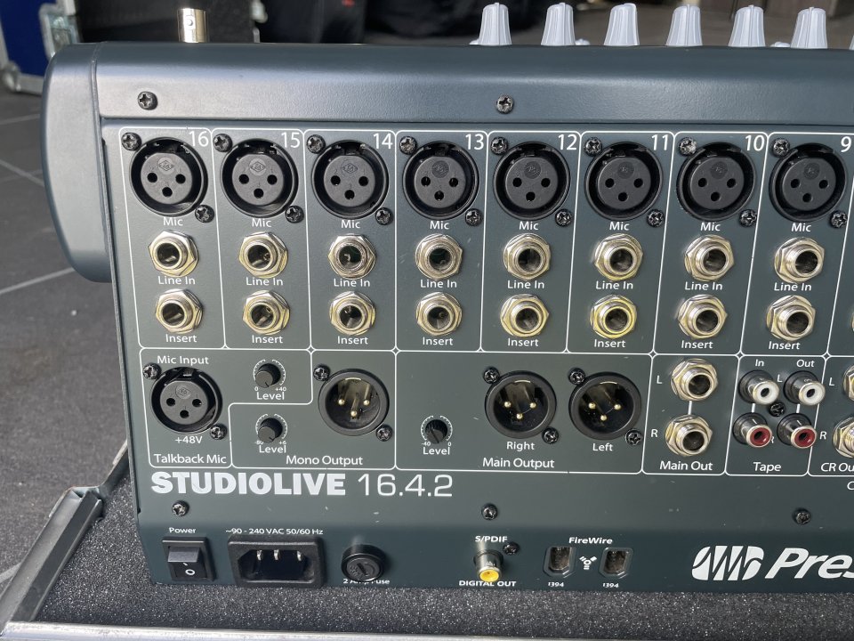 Mesa PRESONUS STUDIOLIVE 16.4.2 + Flight case (Envío incluido)