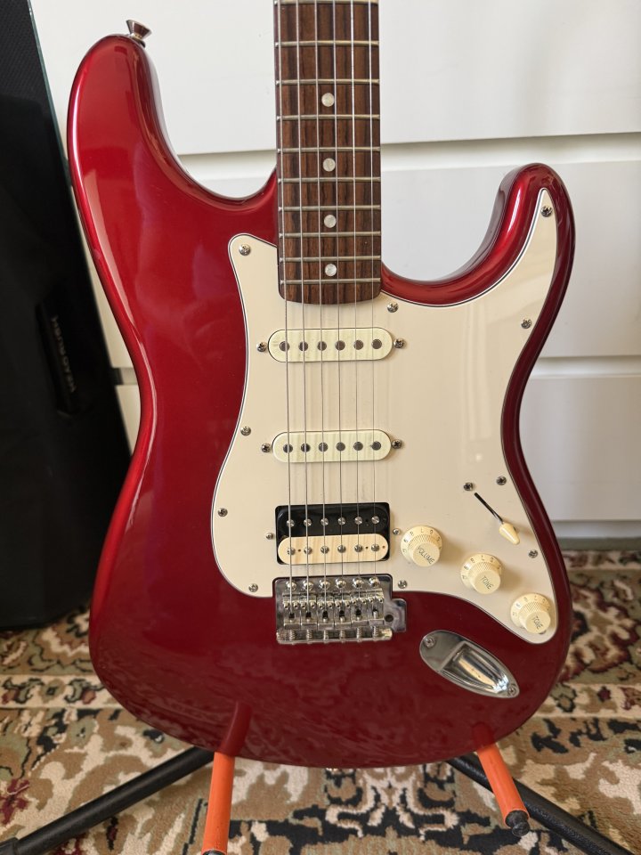 Squier affinity HSS candy Apple red (China)