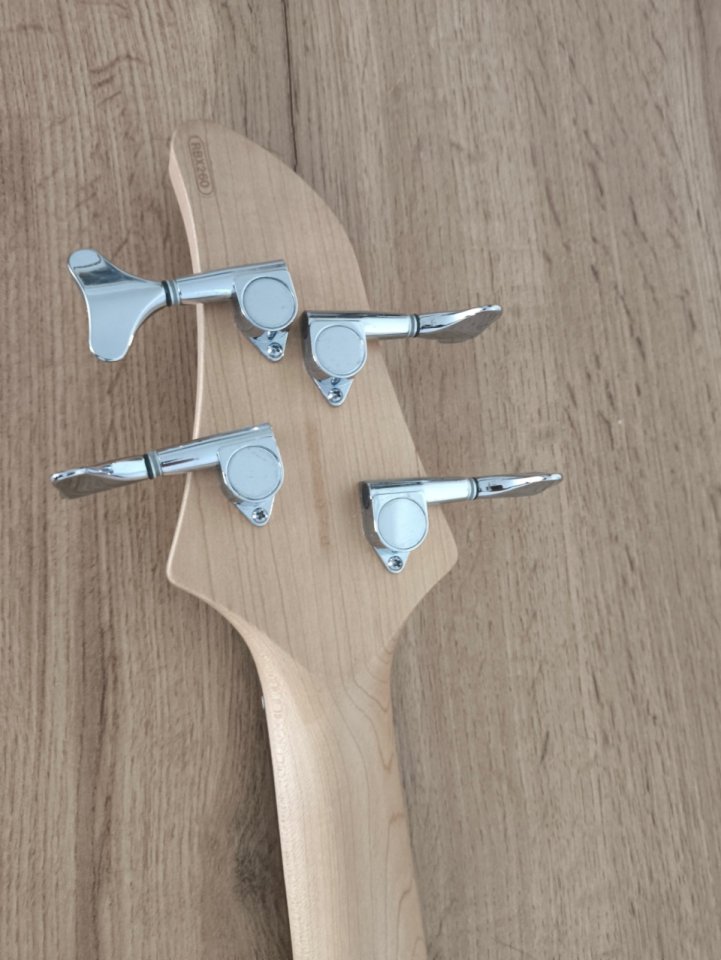 Bajo Yamaha RBX260 de segunda mano · Foto 8 de 8 · Madrid · 150 €