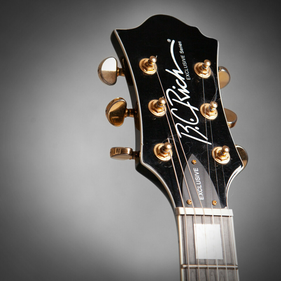 B.C. Rich ® Exclusive Series - O CAMBIO