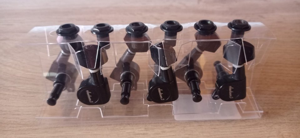 Clavijero de guitarra eléctrica Jackson de segunda mano · Foto 1 de 4 · Madrid · 35 €