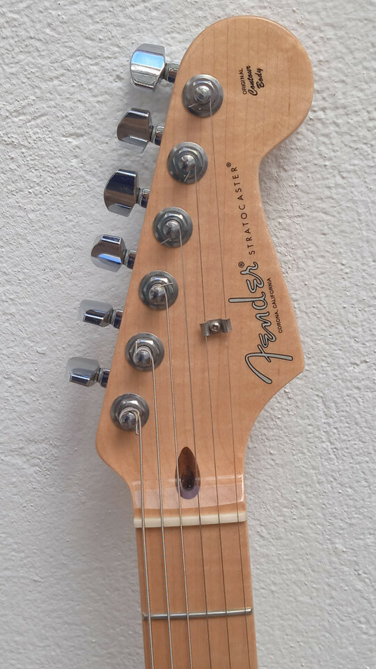 2019 Fender Stratocaster USA Custom Colour + Lace Sensor pickups