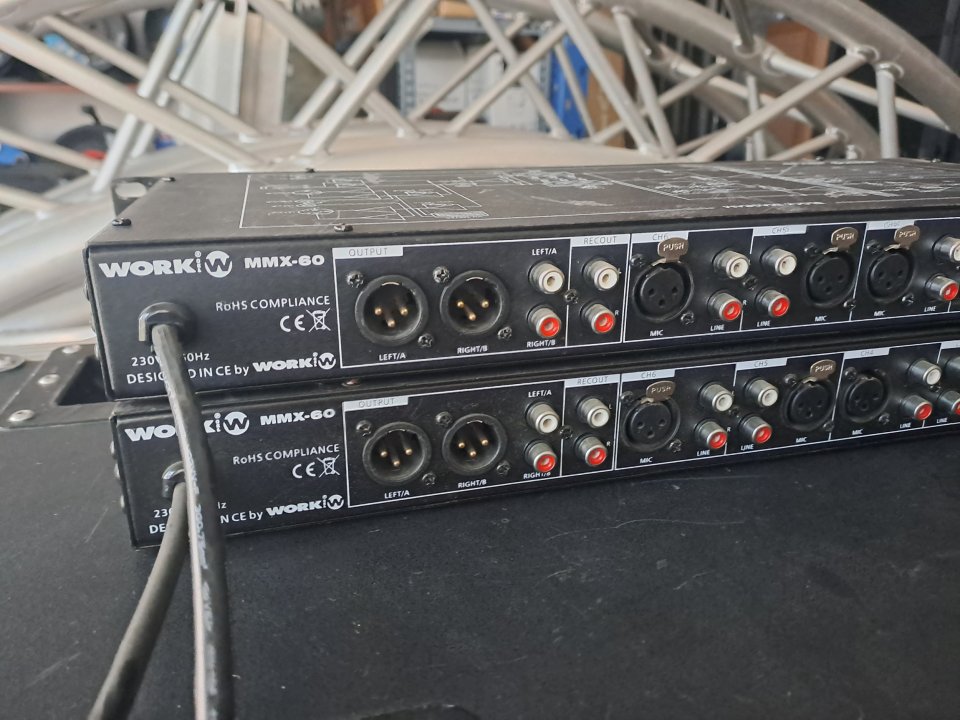 Lote Dos Mesa De Mezclas Work MMX 60 Formato Rack (Necesita Repaso)