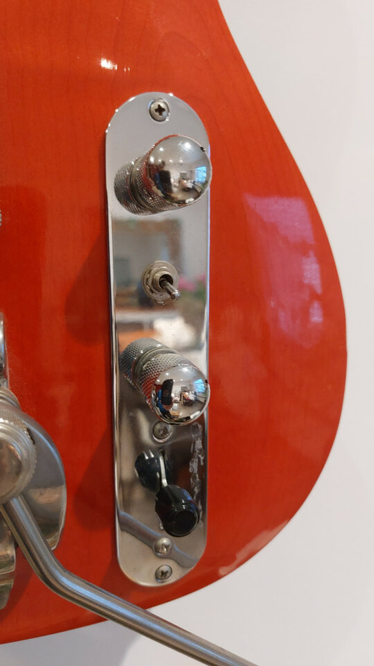 Guitarra Barítona Rotllan (GWK)