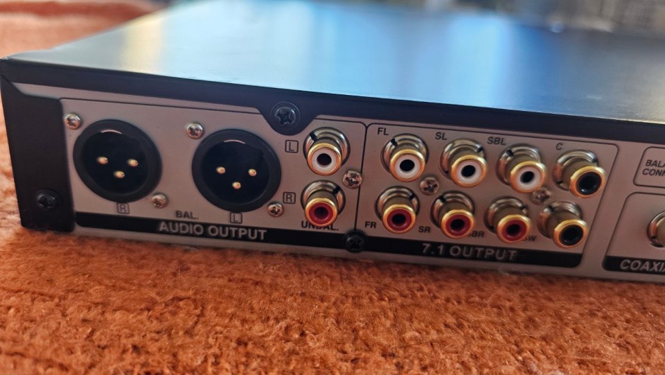 Denon DN-500BD MKII Blu-ray profesional rack 1U de segunda mano · Foto 3 de 3 · Cantabria · 295 €