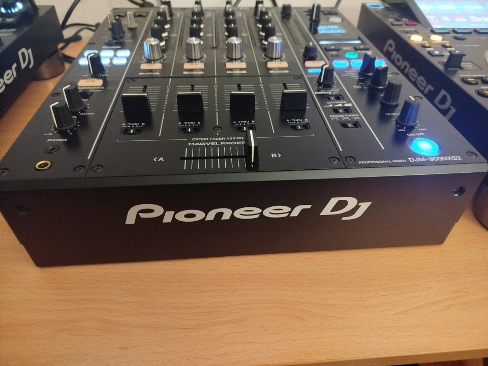 Pioneer djm 900 Nexus 2 de segunda mano · Foto 3 de 10 · Araba · 1500 €
