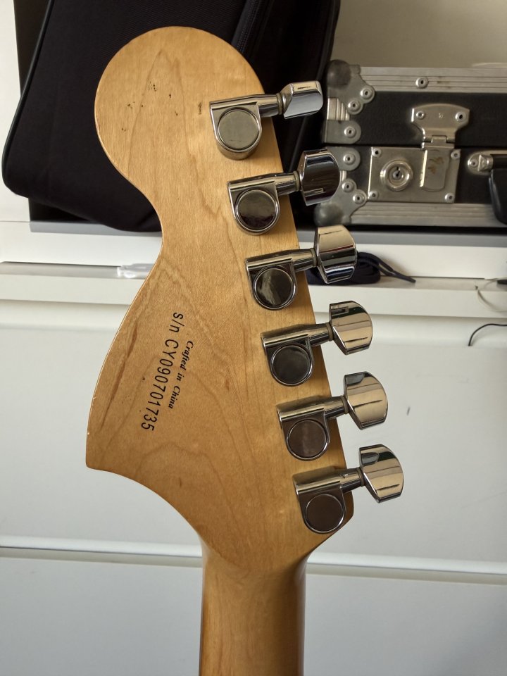 Squier affinity HSS candy Apple red (China)