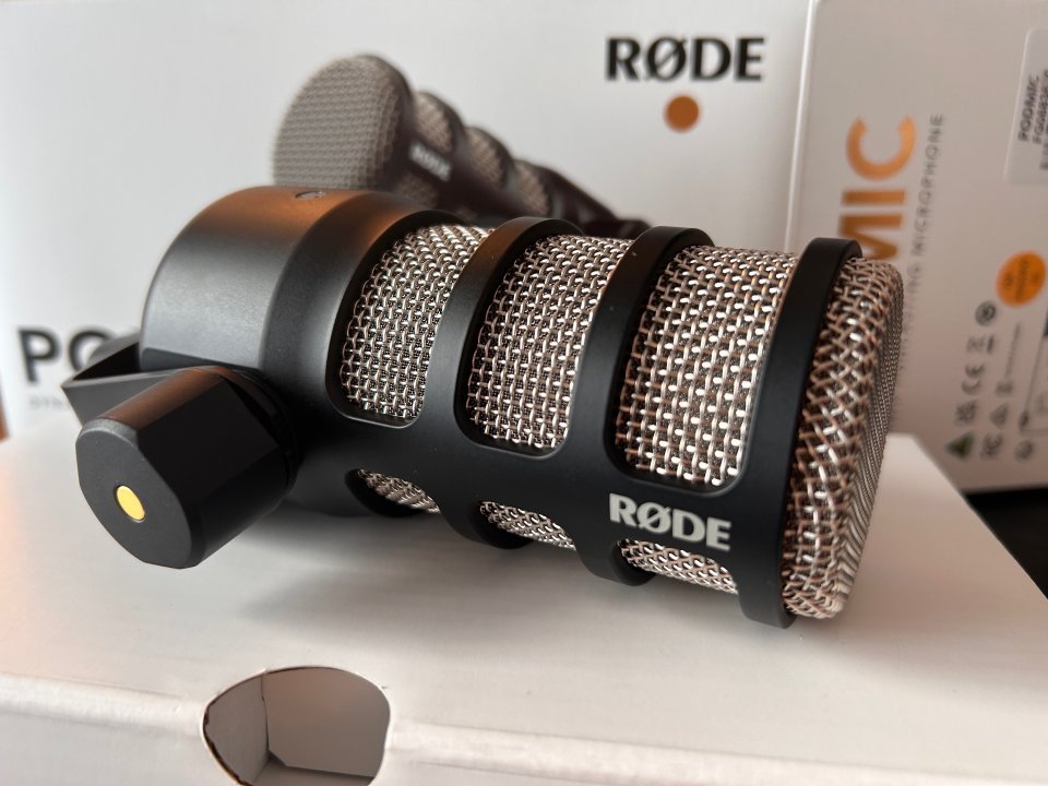 RODE PODMIC Micrófono de Podcasting